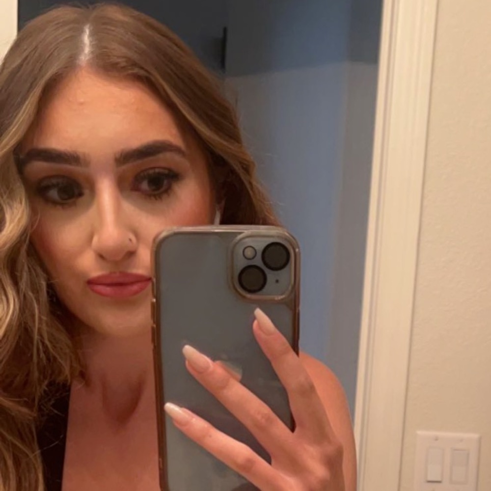 Meet your Posher, Sophia